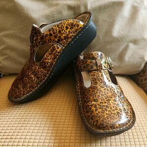 Alegria Leopard Print Dress Shoes SIZE 37